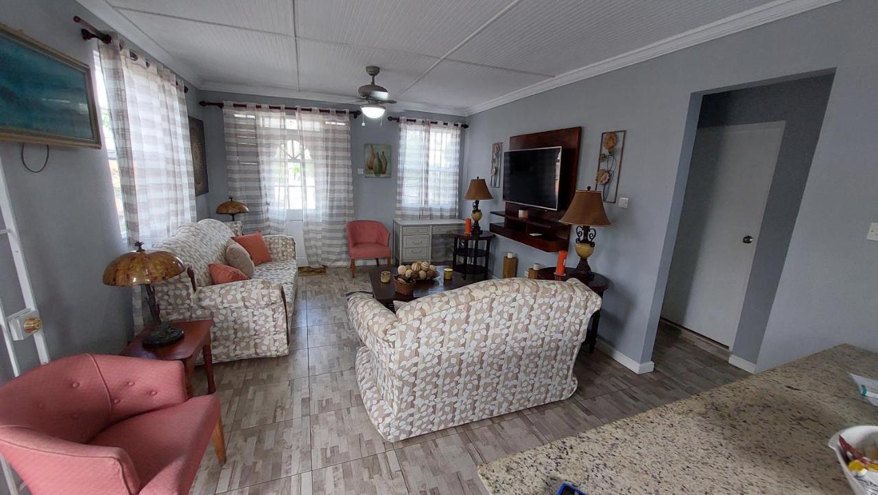 Carmen Apartment Бриджтаун Екстериор снимка