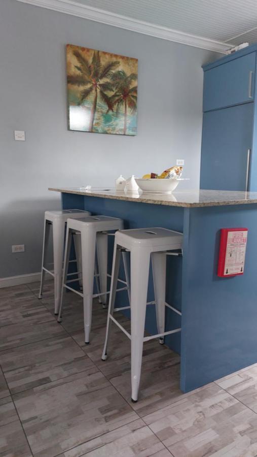 Carmen Apartment Бриджтаун Екстериор снимка